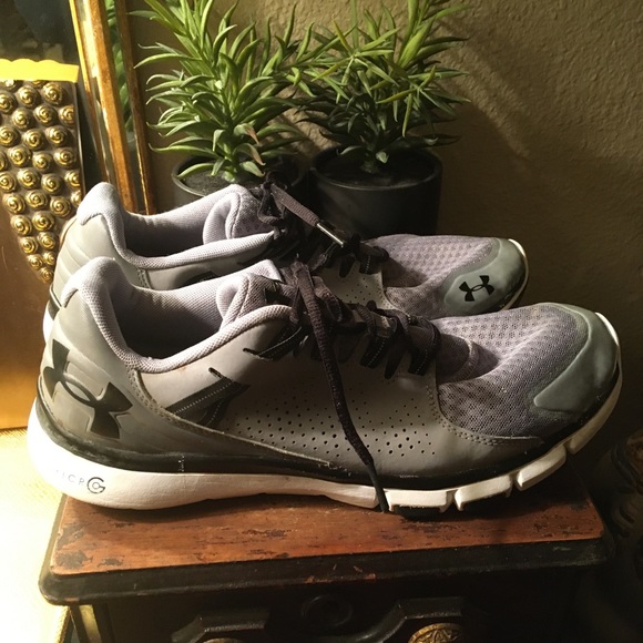 Under Armour size 11.5 - Picture 2 of 5